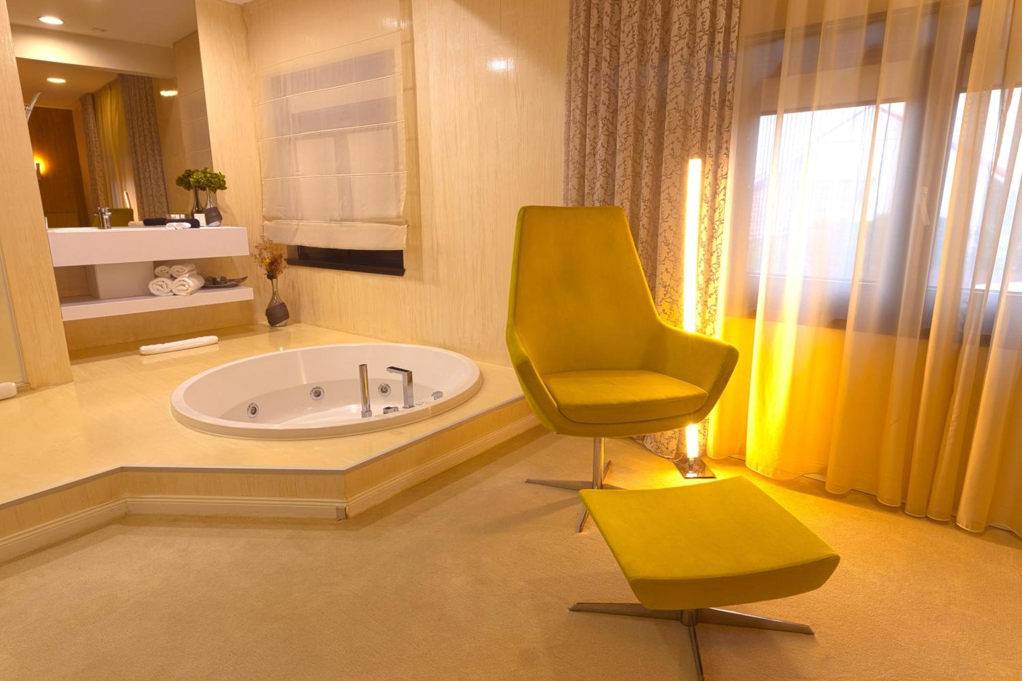 Hotel Vila Class サトゥ・マーレ エクステリア 写真