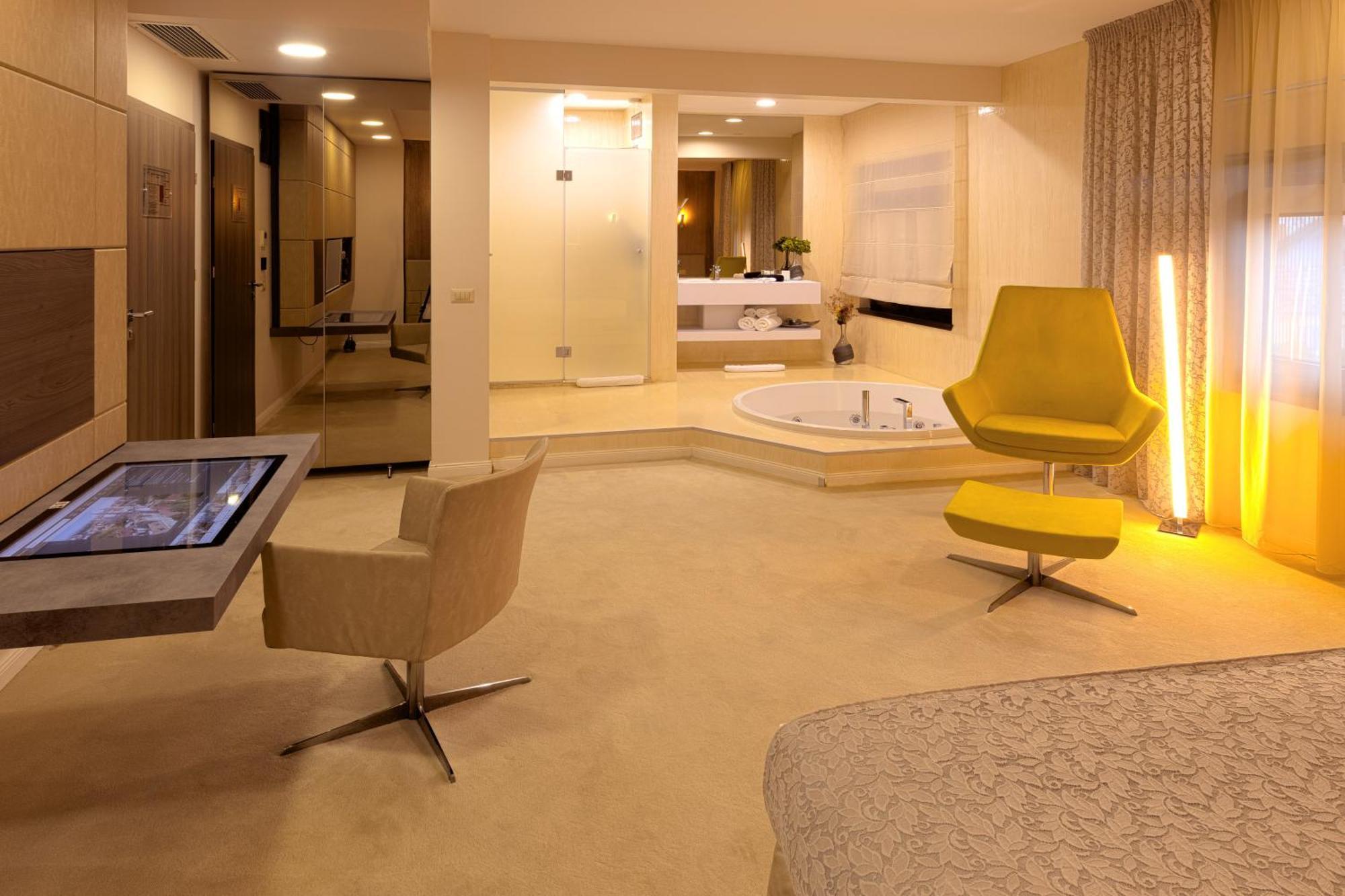 Hotel Vila Class サトゥ・マーレ エクステリア 写真